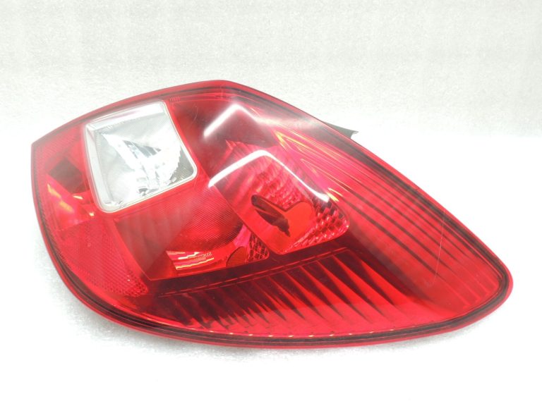 Opel Corsa D 5 durvju hečbeks aizmugurējais labais aizmugurējais lukturis 93190950