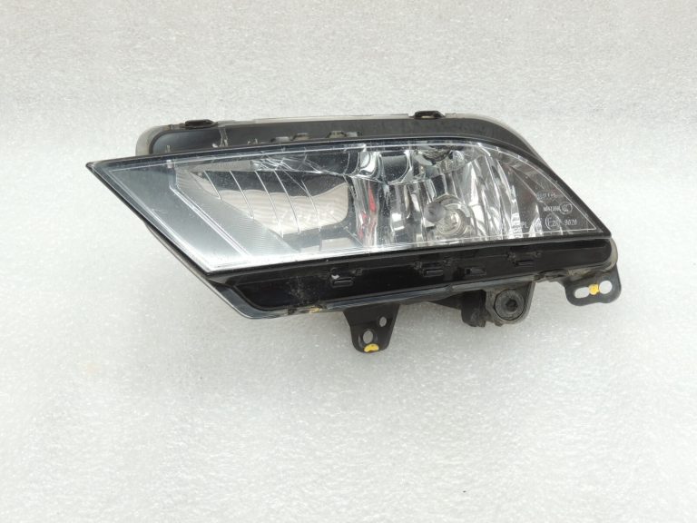 Seat Leon III 5F priekšējais kreisais miglas lukturis 6J9941701A Priekšējais kreisais miglas lukturis