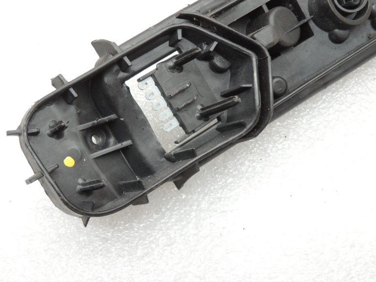 Opel Corsa C 5 durvju hečbeks aizmugurējais kreisais aizmugurējais lukturis 9196365