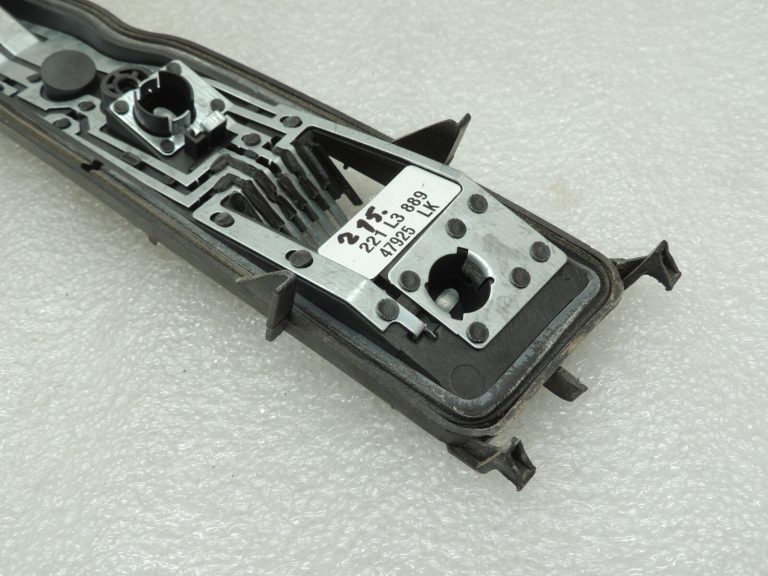 Opel Meriva A Aizmugurējais lukturis Aizmugurējā luktura turētājs pa labi 93176393