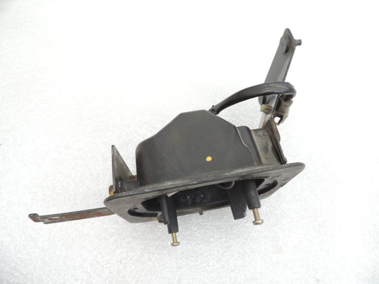 Mitsubishi Lancer CB priekšējā kreisā miglas luktura rezerves daļas MB912307
