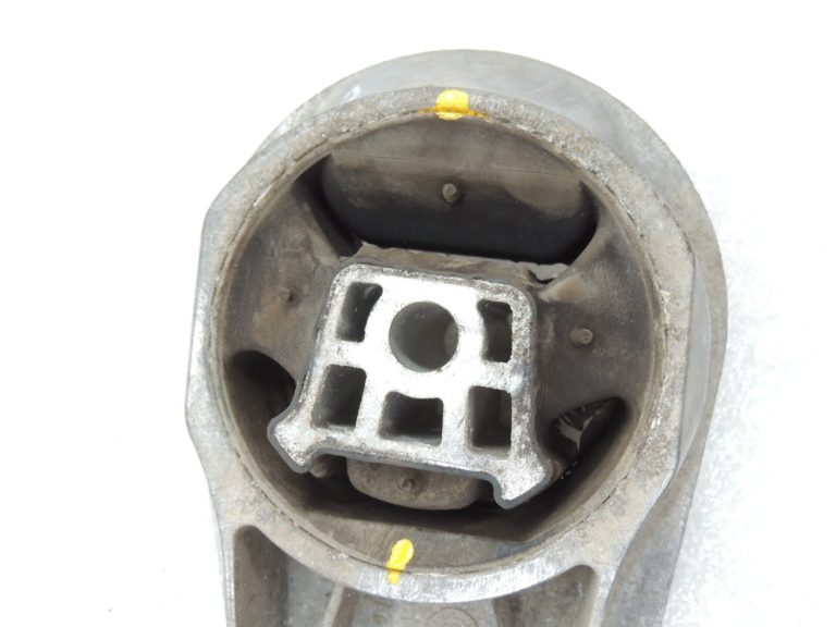 Opel Insignia B 1.5i M32 Pārnesumkārbas stiprinājums Apakšējais transmisijas stiprinājums 22937328