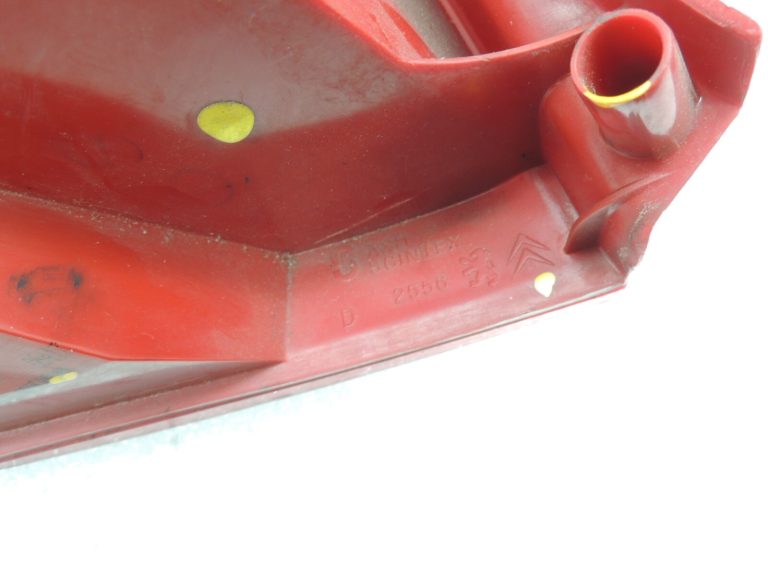 Citroen C3 XTR aizmugurējais labais aizmugurējais lukturis 6351Q3