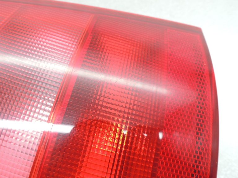Citroen C3 XTR aizmugurējais labais aizmugurējais lukturis 6351Q3