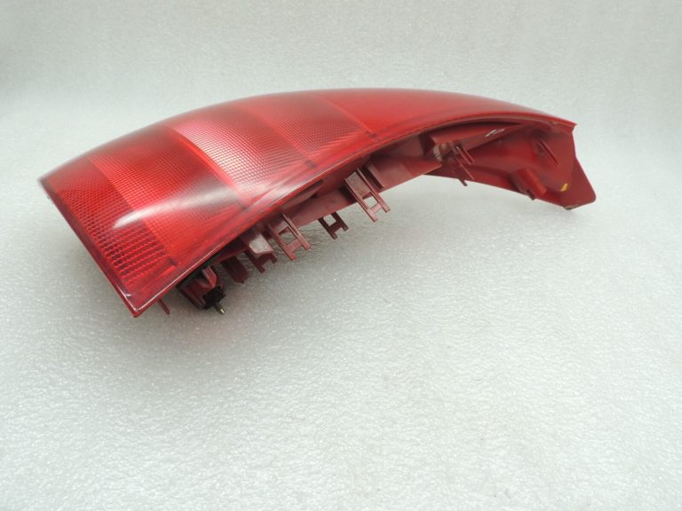 Citroen C3 XTR aizmugurējais labais aizmugurējais lukturis 6351Q3