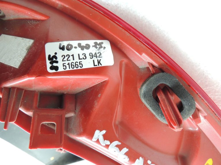 Opel Meriva B aizmugurējais kreisais ārējais aizmugurējais lukturis 13253628