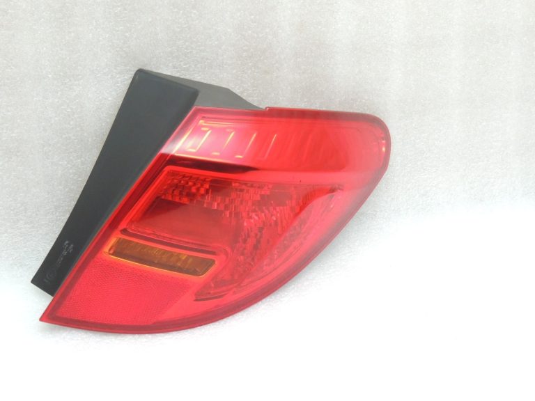 Opel Meriva B aizmugurējais kreisais ārējais aizmugurējais lukturis 13253628