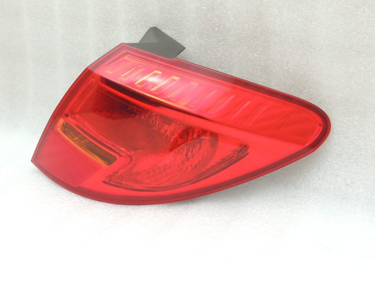 Opel Meriva B aizmugurējais kreisais ārējais aizmugurējais lukturis 13253628