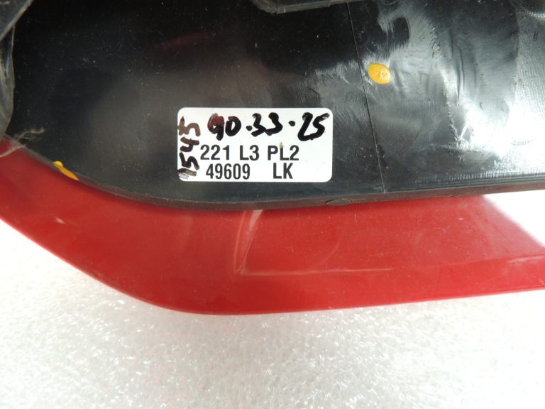 Nissan X-Trail T31 aizmugurējais kreisais aizmugurējais lukturis 26559JG00A