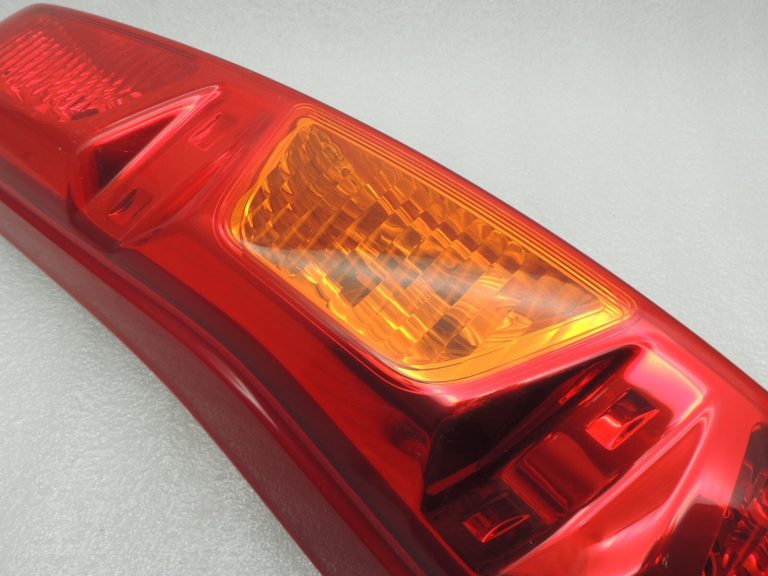 Nissan X-Trail T31 aizmugurējais kreisais aizmugurējais lukturis 26559JG00A