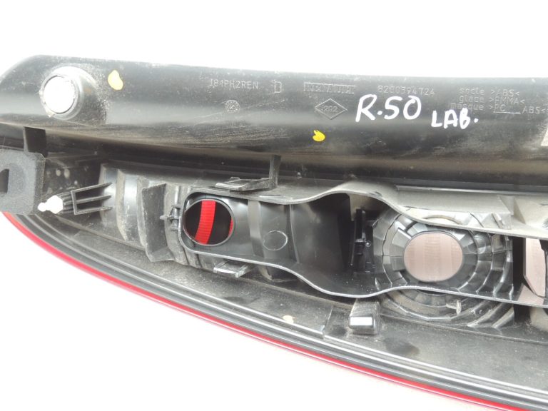 Renault Espace IV Aizmugurējais labais aizmugurējais lukturis 8200394724