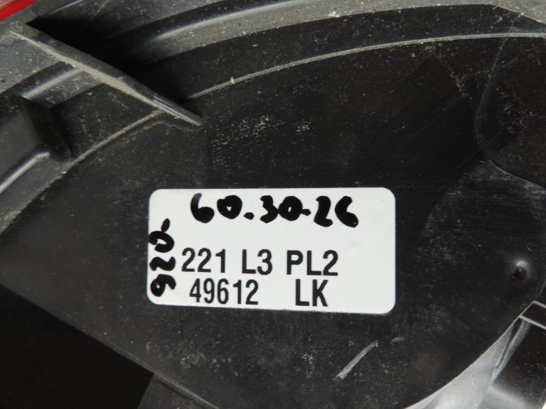 Renault Espace IV Aizmugurējais labais aizmugurējais lukturis 8200394724