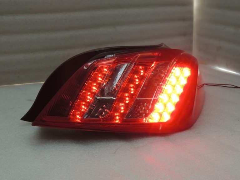 Peugeot 508 salona aizmugurējais lukturis aizmugurējais lukturis 9686293680A 6351LL