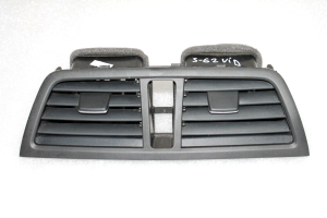 Suzuki SX4 II S-Cross JY instrumentu paneļa ventilācijas centrs 73610-61M00-C48