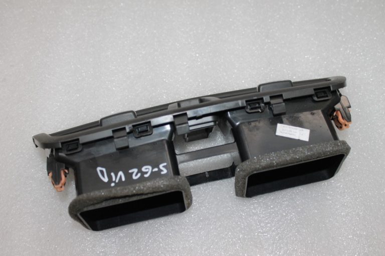 Suzuki SX4 II S-Cross JY instrumentu paneļa ventilācijas centrs 73610-61M00-C48