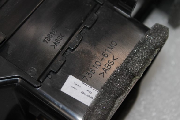 Suzuki SX4 II S-Cross JY instrumentu paneļa ventilācijas centrs 73610-61M00-C48