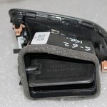 Suzuki SX4 II S-Cross JY GLX priekšējā paneļa ventilācijas atveres kreisā 73640-61M00-HTV