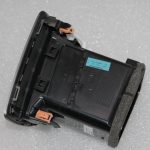Suzuki SX4 II S-Cross JY GLX priekšējā paneļa ventilācijas atveres kreisā 73640-61M00-HTV