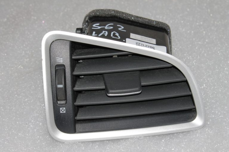 Suzuki SX4 II S-Cross JY GLX instrumentu paneļa ventilācijas atveres labais 73630-61M00-HTV