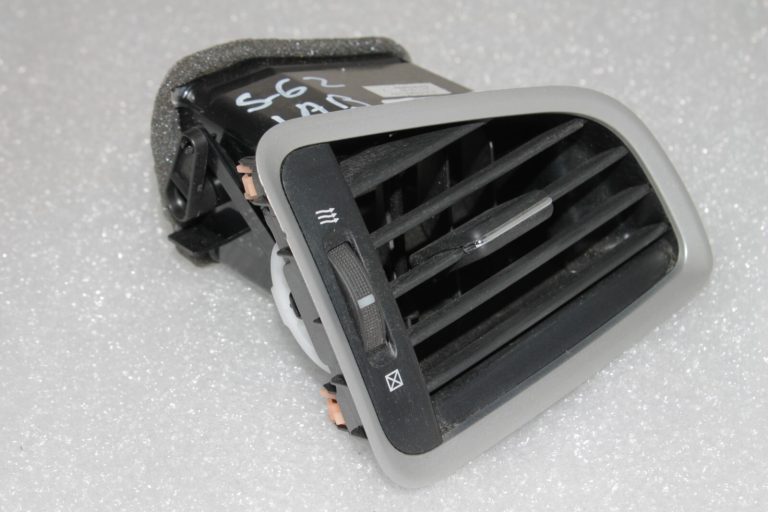 Suzuki SX4 II S-Cross JY GLX instrumentu paneļa ventilācijas atveres labais 73630-61M00-HTV