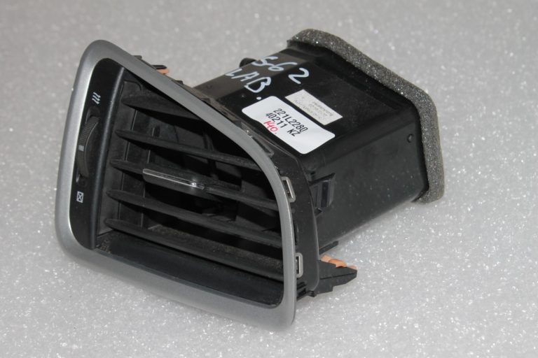 Suzuki SX4 II S-Cross JY GLX instrumentu paneļa ventilācijas atveres labais 73630-61M00-HTV