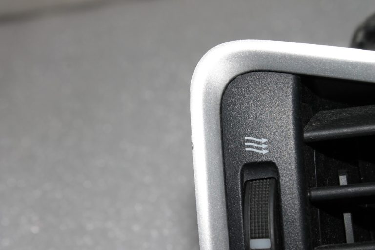 Suzuki SX4 II S-Cross JY GLX instrumentu paneļa ventilācijas atveres labais 73630-61M00-HTV