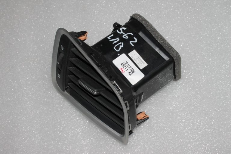 Suzuki SX4 II S-Cross JY GLX instrumentu paneļa ventilācijas atveres labais 73630-61M00-HTV
