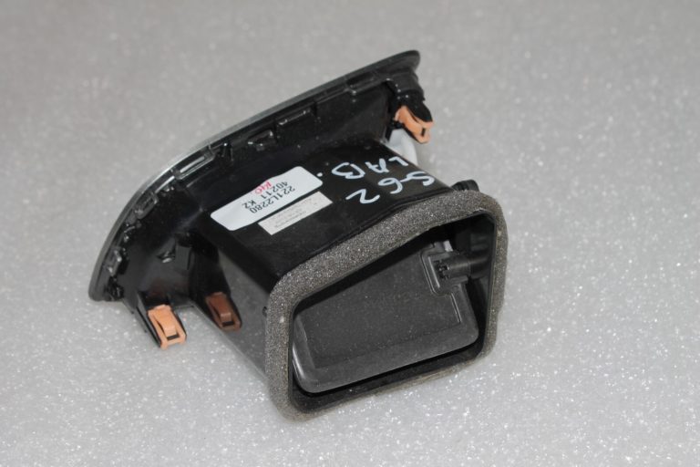 Suzuki SX4 II S-Cross JY GLX instrumentu paneļa ventilācijas atveres labais 73630-61M00-HTV