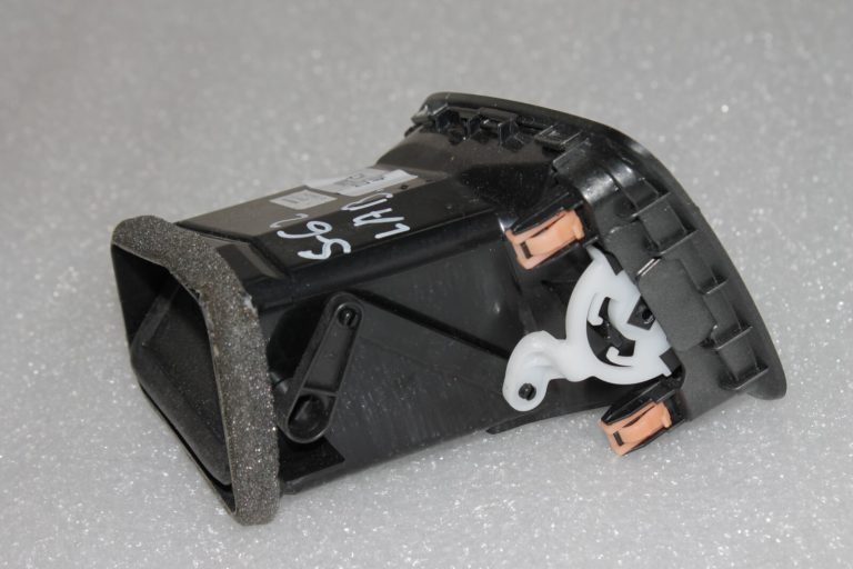 Suzuki SX4 II S-Cross JY GLX instrumentu paneļa ventilācijas atveres labais 73630-61M00-HTV
