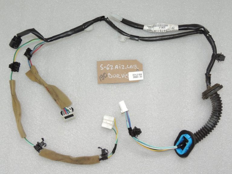 Suzuki SX4 II S-CROSS Aizmugurējā labās puses durvju elektroinstalācijas instalācija 36751-61M00