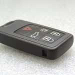 Oriģināla Volvo bezatslēgas atslēga ar melnu tālvadības pulti 434 MHz 30659498
