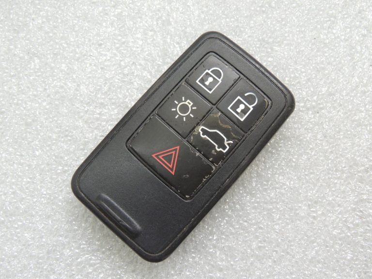 Oriģināla Volvo bezatslēgas atslēga ar melnu tālvadības pulti 434 MHz 30659498