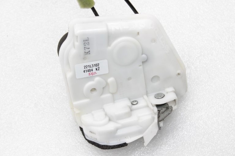 OEM Mazda CX-5 KE durvju slēdzene priekšējā labajā pusē KD53-58-310, KD5358310