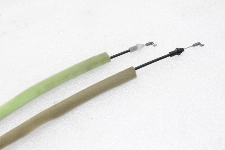 OEM Mazda CX-5 KE durvju slēdzene priekšējā labajā pusē KD53-58-310, KD5358310
