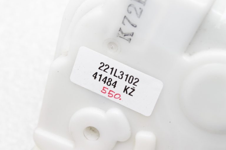 OEM Mazda CX-5 KE durvju slēdzene priekšējā labajā pusē KD53-58-310, KD5358310