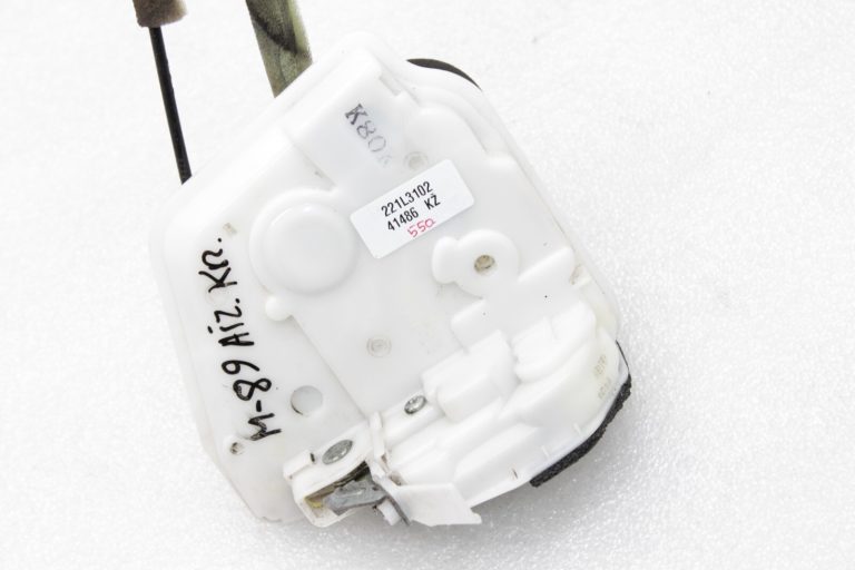OEM Mazda CX-5 KE Aizmugurējo kreiso durvju slēdzene KD53-73-310, KD5373310