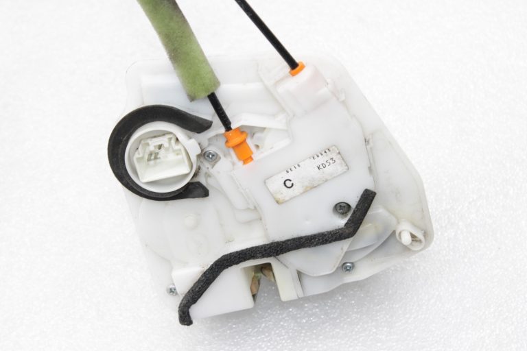 OEM Mazda CX-5 KE Aizmugurējo kreiso durvju slēdzene KD53-73-310, KD5373310