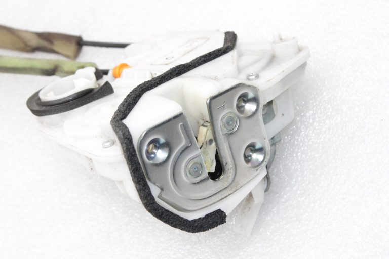 OEM Mazda CX-5 KE Aizmugurējo kreiso durvju slēdzene KD53-73-310, KD5373310