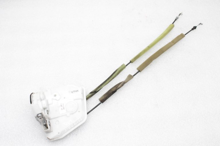 OEM Mazda CX-5 KE Aizmugurējā labās puses durvju slēdzene KD53-72-310, KD5372310