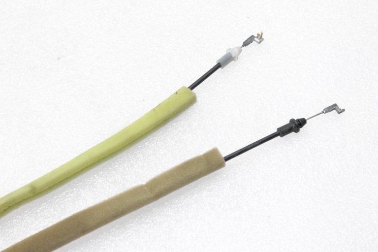 OEM Mazda CX-5 KE Aizmugurējā labās puses durvju slēdzene KD53-72-310, KD5372310
