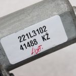 Oriģinālais Mazda CX-5 KE Logu regulatora motors aizmugurējā labajā pusē D651-58-58XB, D6515858X