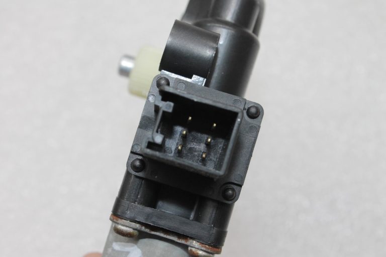 Oriģinālais Mazda CX-5 KE aizmugurējā kreisā loga motors D651-59-58XB,D6515958XB