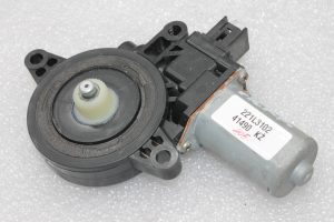 Oriģinālais Mazda CX-5 KE Logu regulatora motors priekšējais kreisais D651-59-58XB, D6515958XB