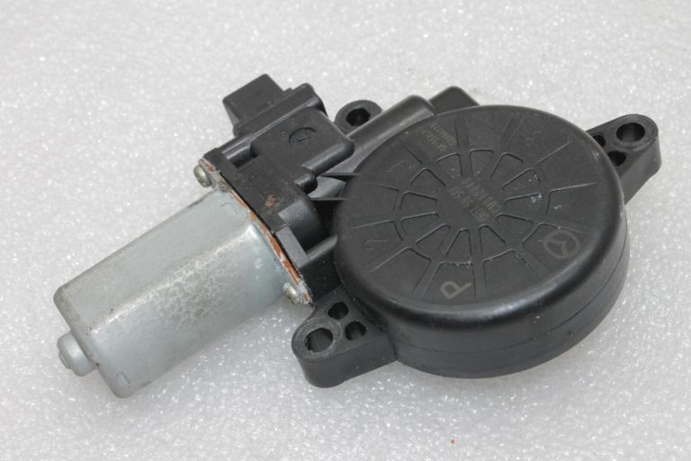 Oriģinālais Mazda CX-5 KE Logu regulatora motors priekšējais kreisais D651-59-58XB, D6515958XB