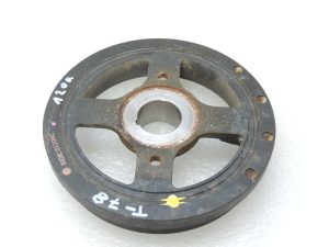 Toyota Yaris IV XP210 1.5 HEV 68kW Vibrācijas amortizators 1347015150 13470-15150