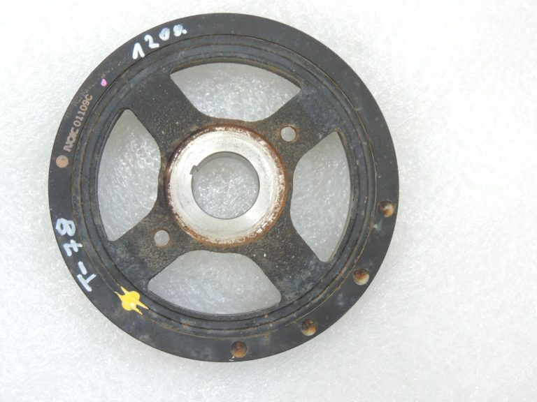 Toyota Yaris IV XP210 1.5 HEV 68kW Vibrācijas amortizators 1347015150 13470-15150