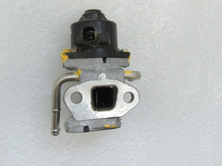 Toyota Yaris IV XP210 1.5 HEV 68kW EGR vārsts EGR vārsts 2562015360 25620-15360