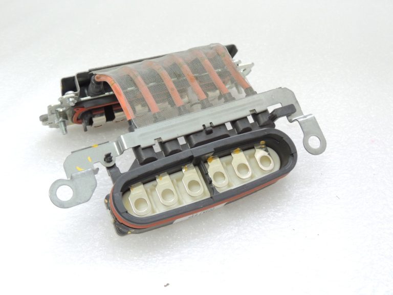 Toyota Yaris IV XP210 1.5 HEV 68kW elektromotora savienojums G1148K0010 G1148-K0010