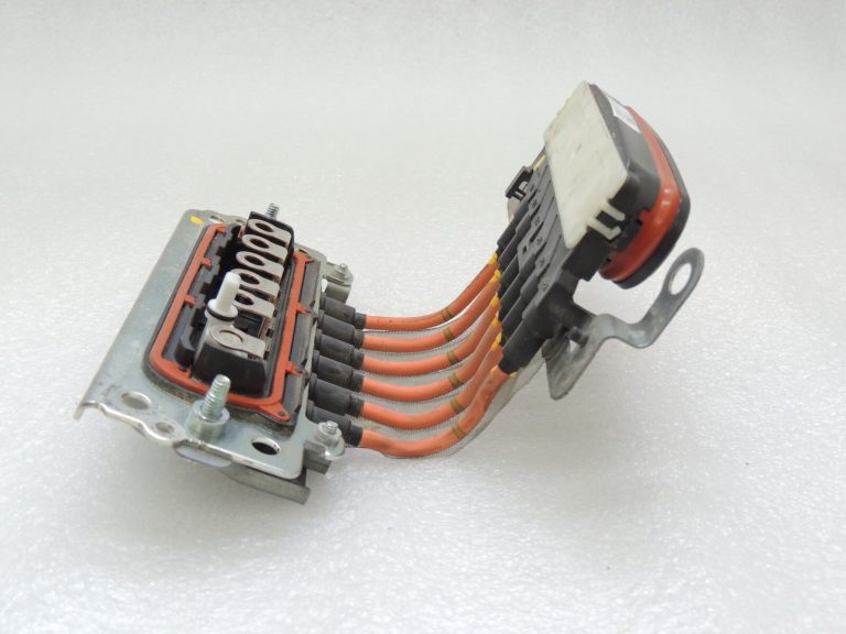 Toyota Yaris IV XP210 1.5 HEV 68kW elektromotora savienojums G1148K0010 G1148-K0010