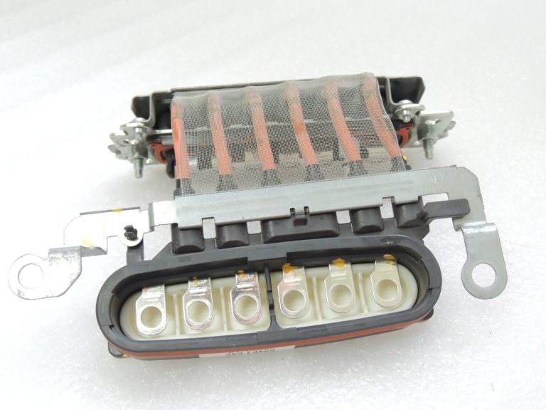 Toyota Yaris IV XP210 1.5 HEV 68kW elektromotora savienojums G1148K0010 G1148-K0010